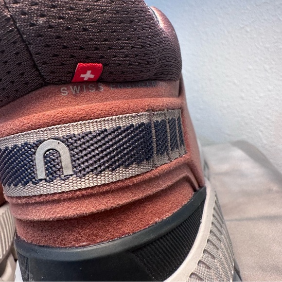 ON Cloud Hi Edge Shoe - Women's Blush/Storm, size 6W - Picture 6 of 11